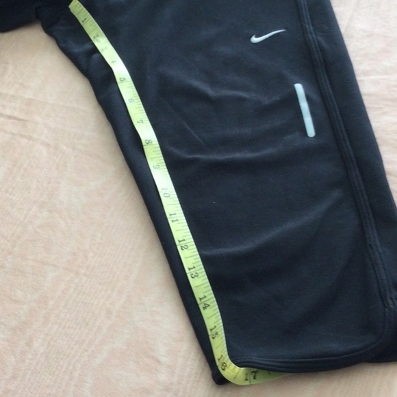 Woman’s Nike Running size M washable color black & purple. #432 - Picture 5 of 8